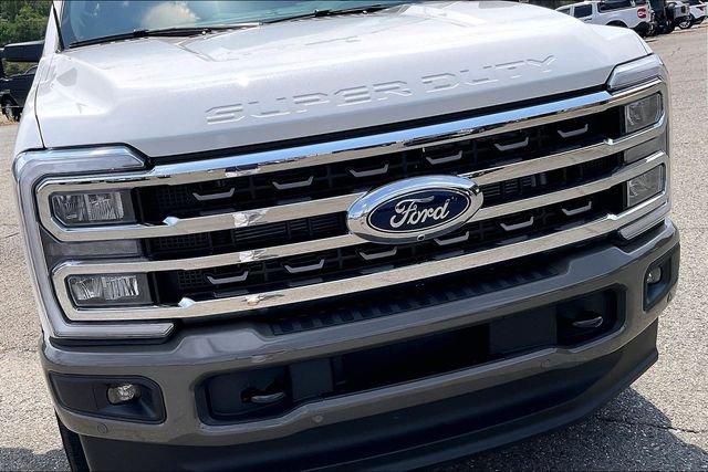 New 2026 Star White Metallic Tri-Coat Ford F-250® King Ranch® image 24
