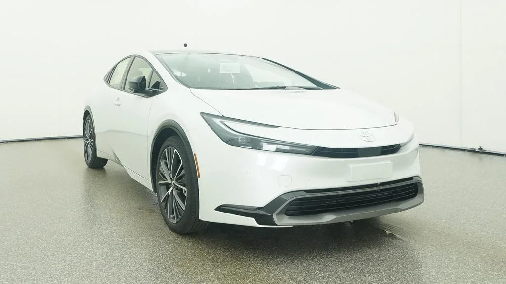 New 2027 Wind Chill Pearl Toyota XLE image 21