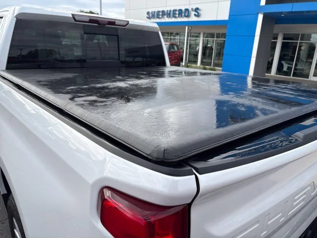 Used 2021 IRIDESCENT PEARL TRICOAT Chevrolet High Country image 26
