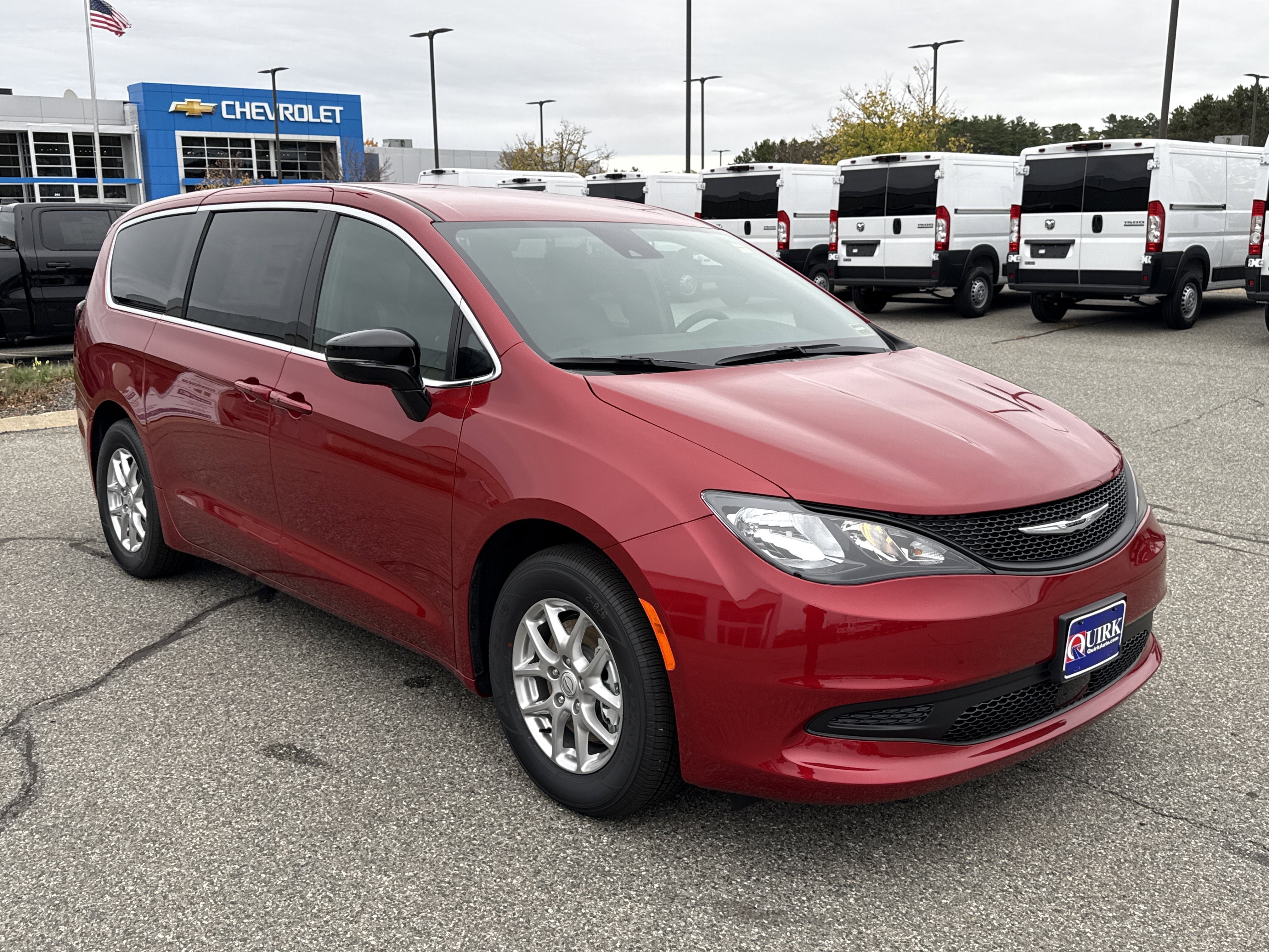 2026 Chrysler Voyager LX - Photo 8