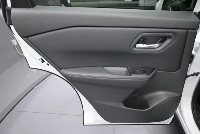 New 2026 Everest White Pearl TriCoat Nissan SV image 10