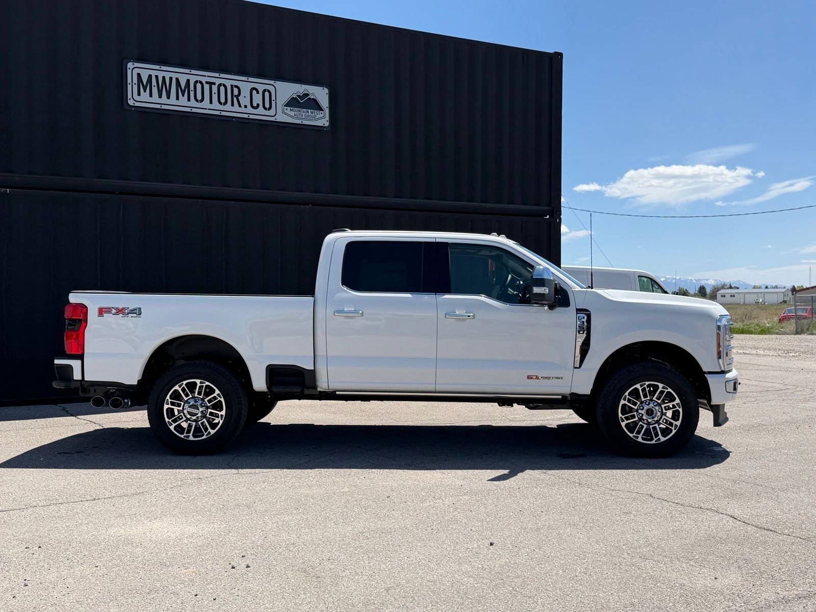 View vehicle photo 6