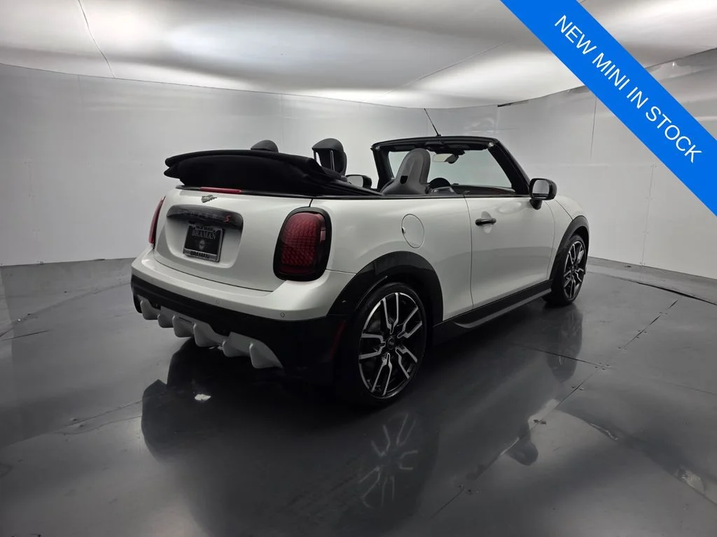 New 2026 White MINI Iconic image 4