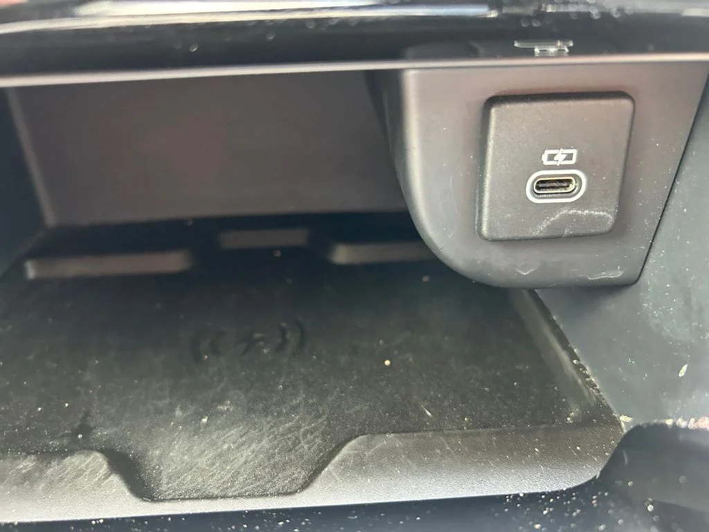 Used 2022  Land Rover S image 30
