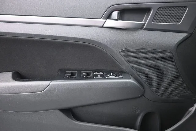 Used 2018 Silver Hyundai Value Edition image 24