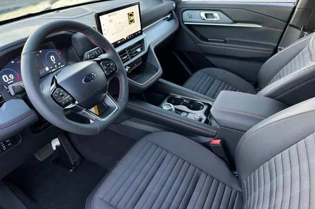 2026 Ford Explorer ST-Line - Photo 30