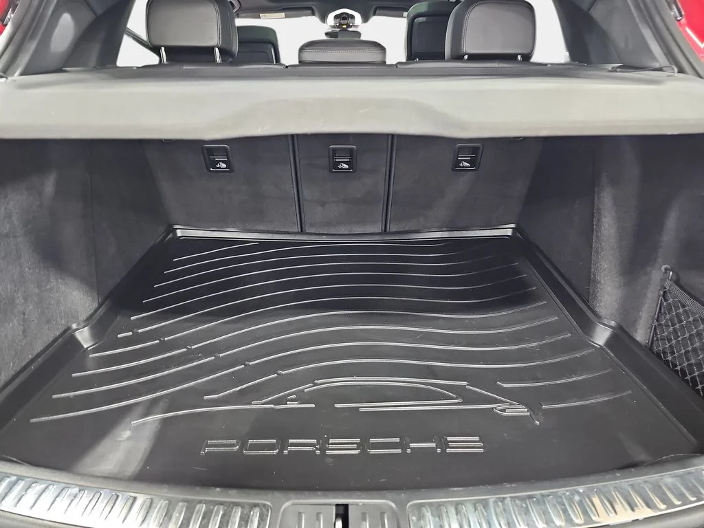 Used 2021  Porsche Base image 14