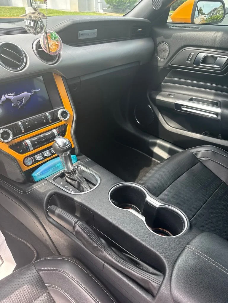 Used 2022  Ford GT Premium image 11