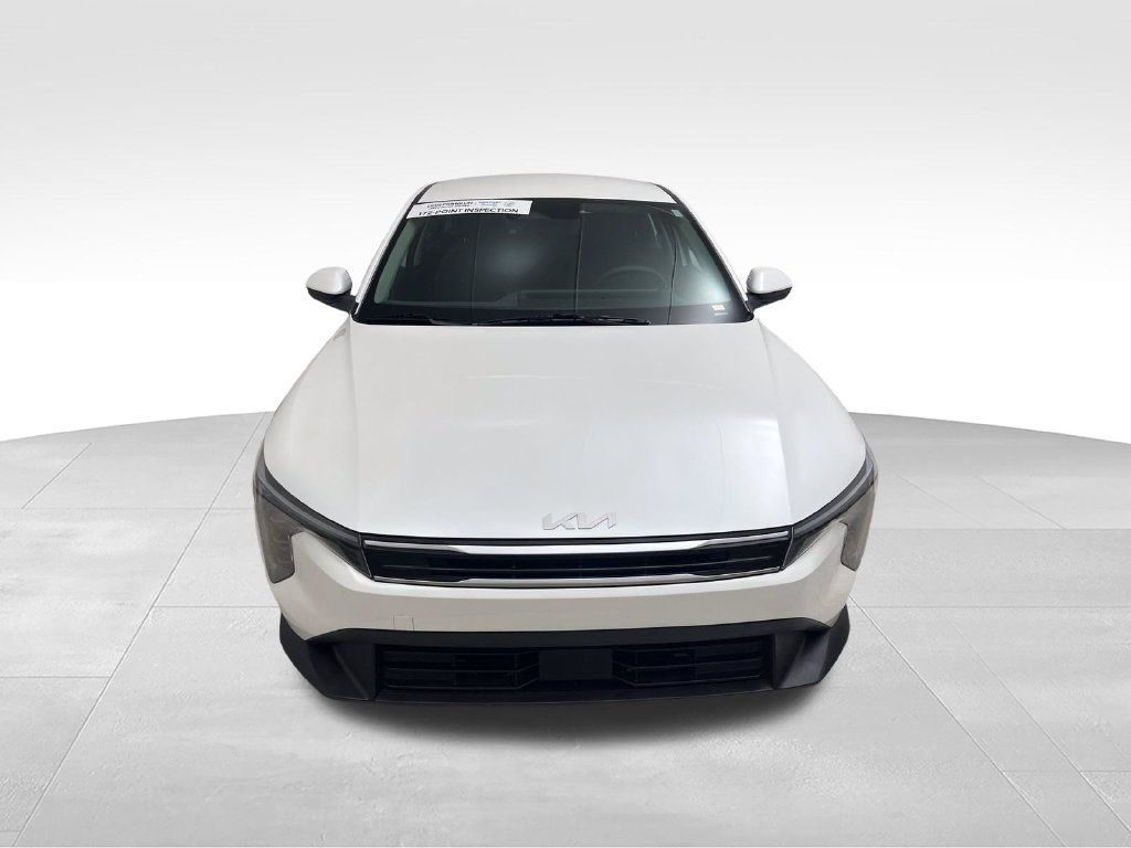 Used 2025 White Kia LX image 8