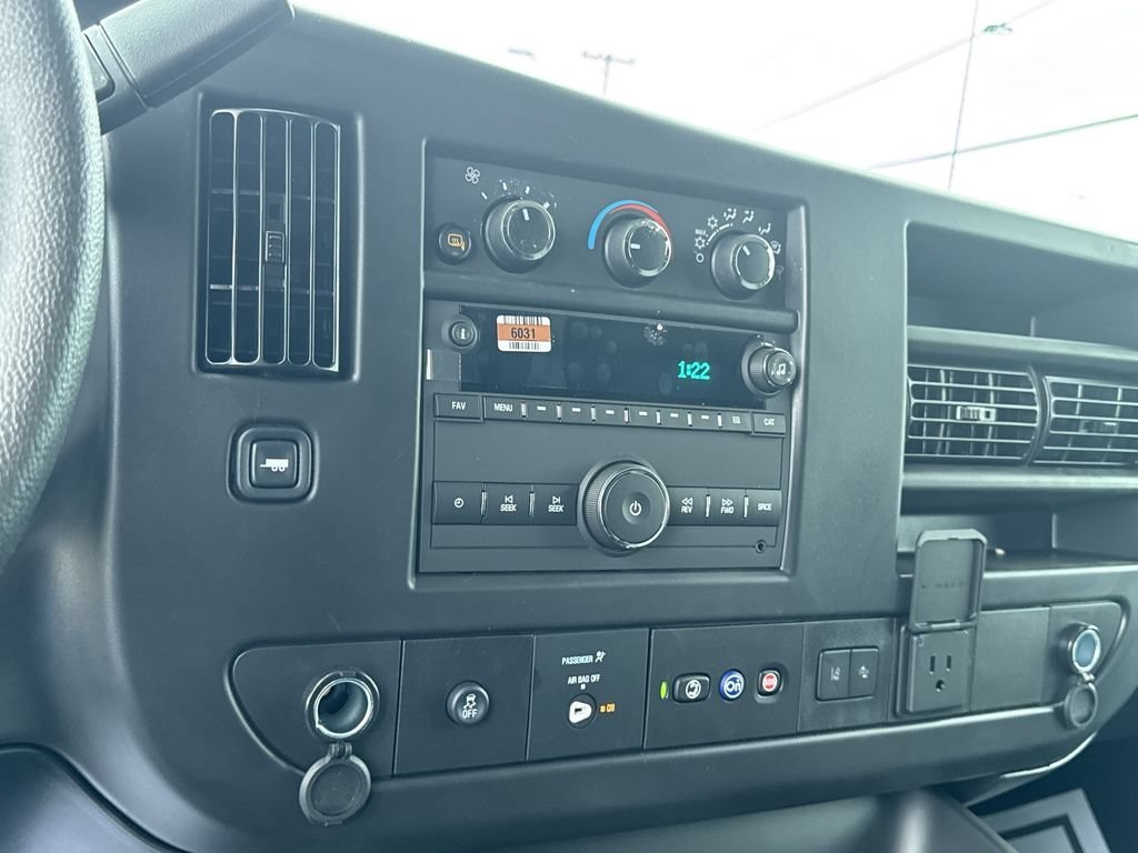 New 2025 Summit White GMC Work Van image 22