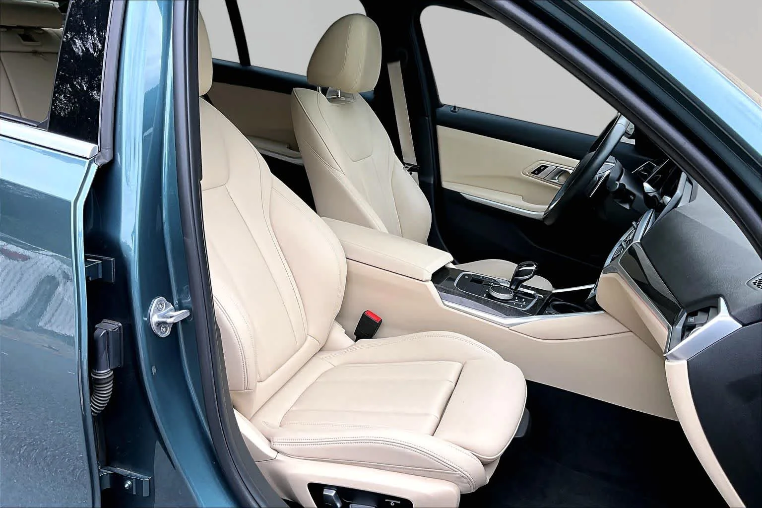 Used 2020 Blue Ridge Mountain Metallic BMW 330i xDrive image 9