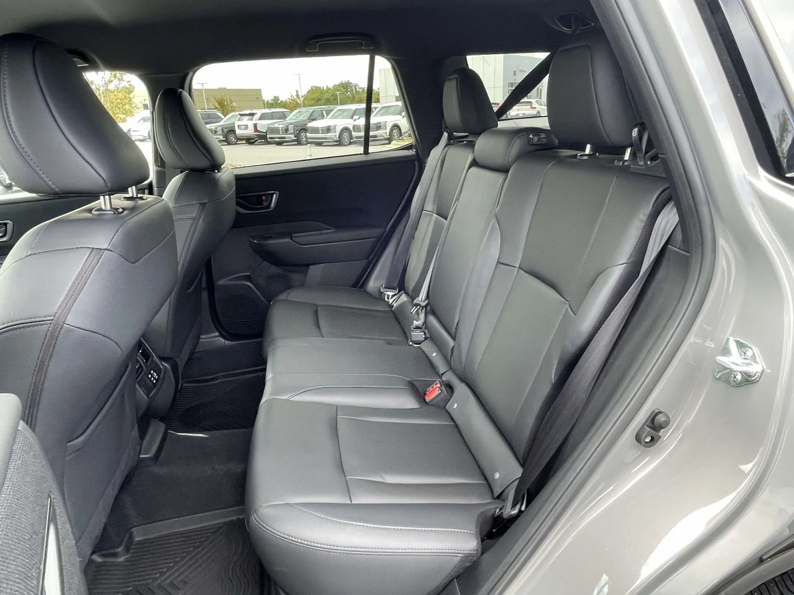 Used 2026 River Rock Pearl Subaru Premium image 3