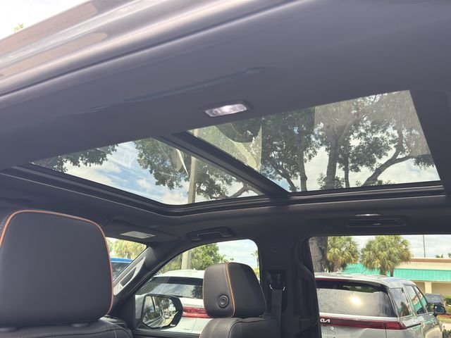 Used 2024 Sterling Metallic GMC AT4 image 20