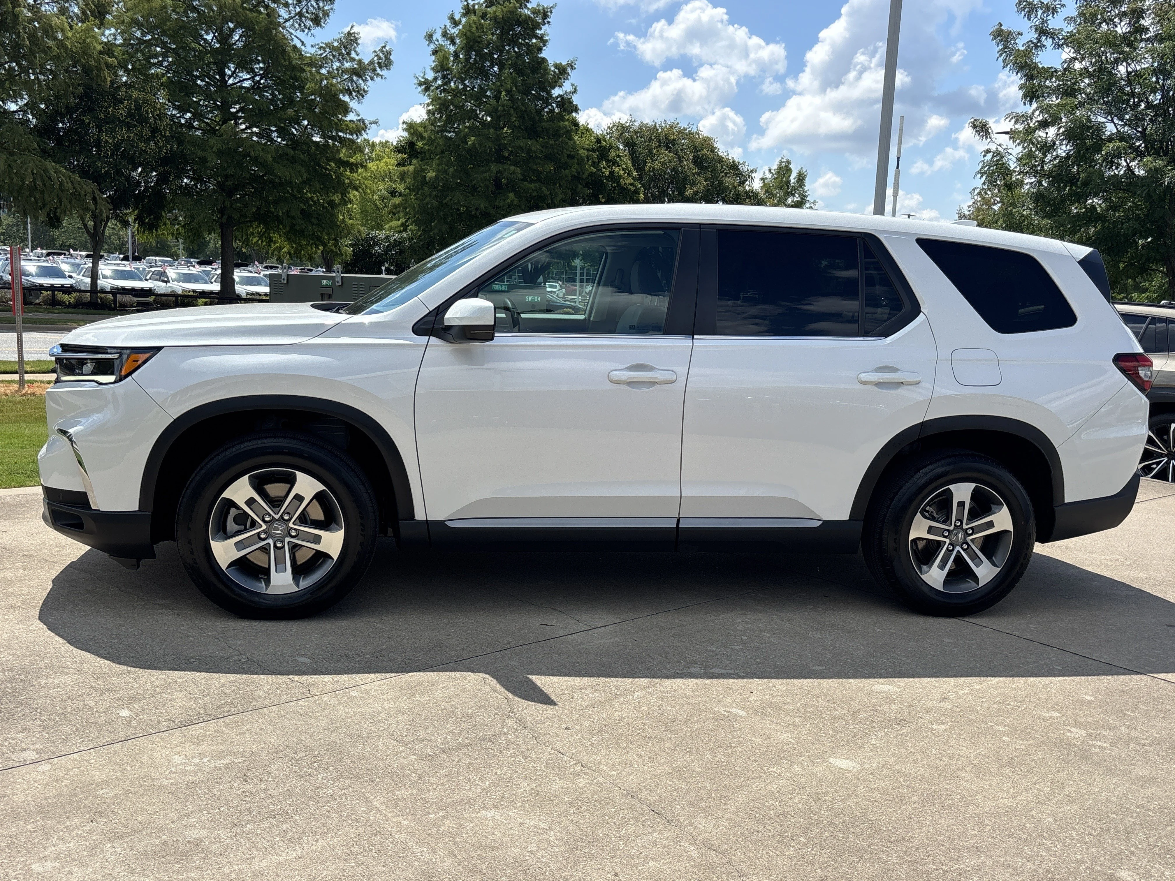 Used 2025 Platinum White Pearl Honda EX-L AWD image 10