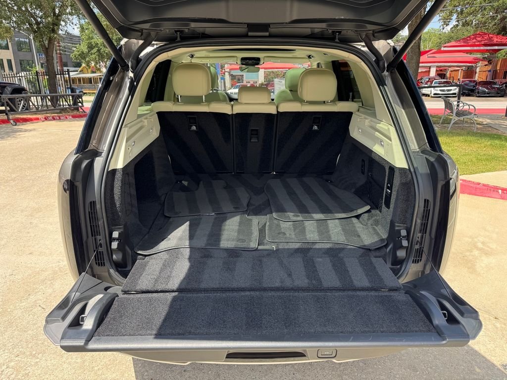 Certified Used 2023 Gray Land Rover SE image 7