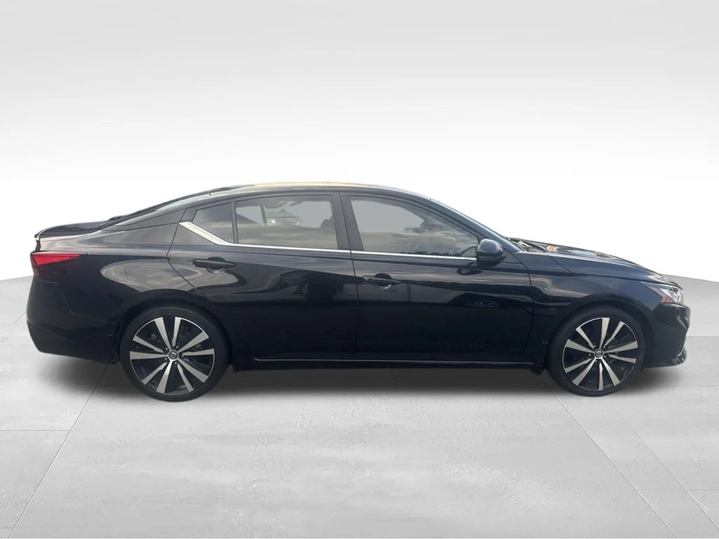 Used 2021 Black Nissan 2.5 SR image 5