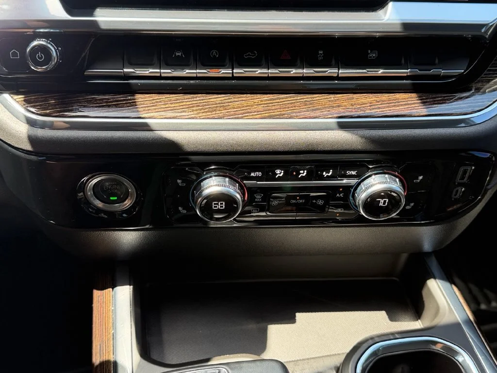 Used 2023 SUMMIT WHITE GMC Elevation image 26