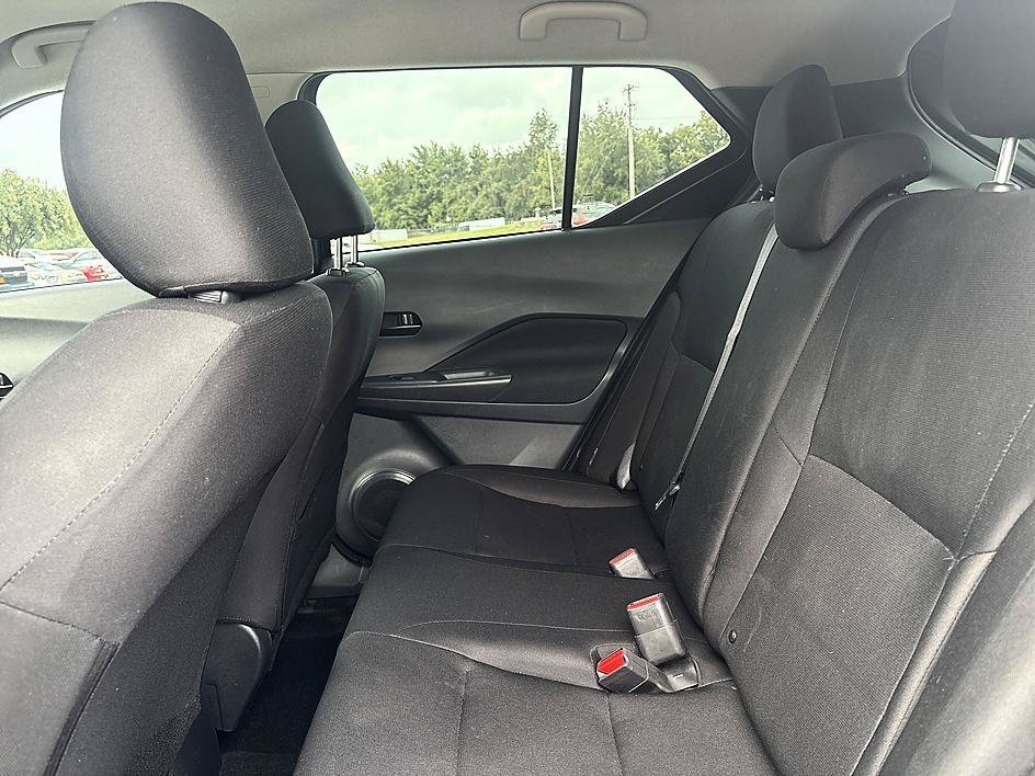 Certified Used 2024 Gun Metallic Nissan S image 15