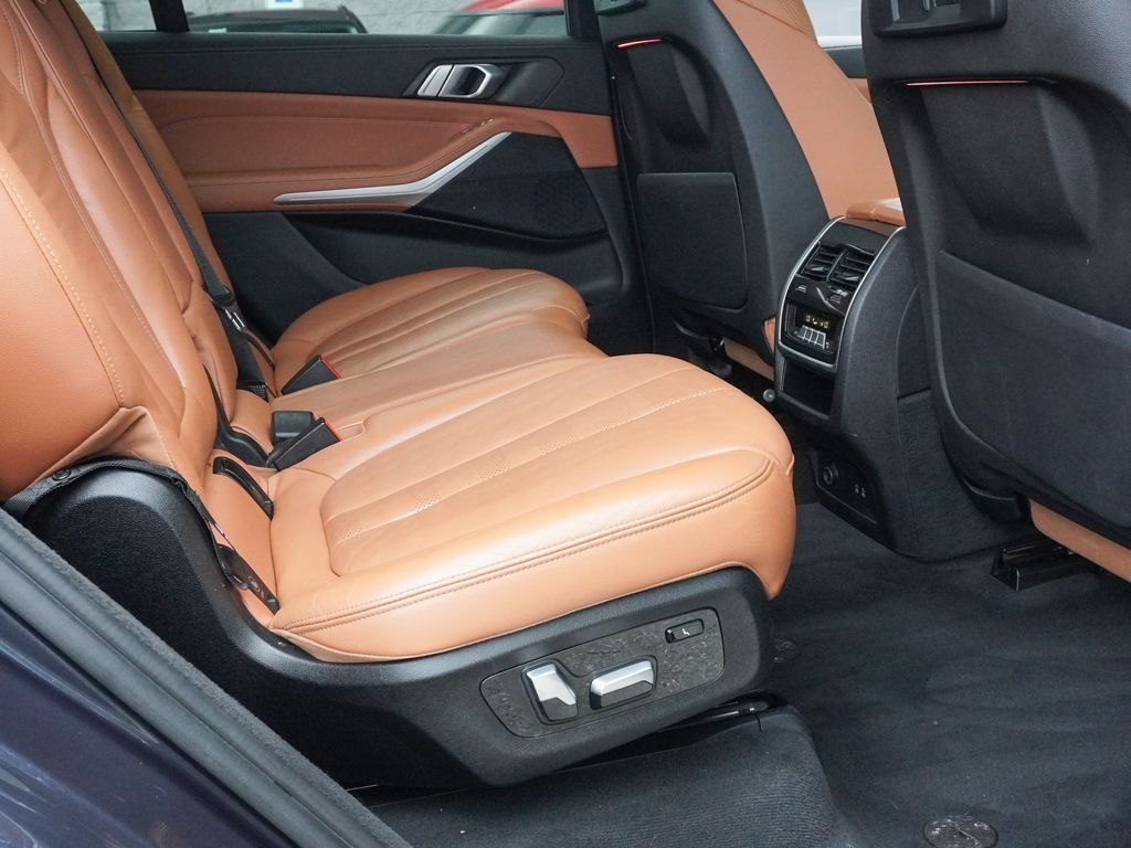 Used 2022 Gray BMW xDrive40i image 36