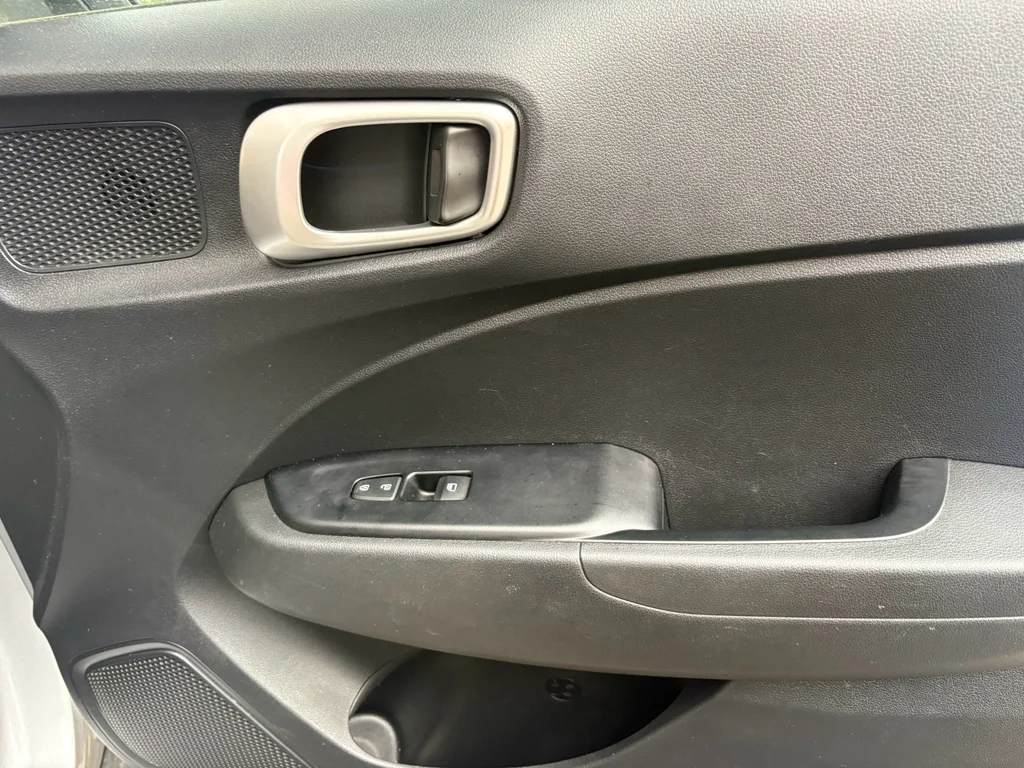 Used 2025 Shimmering Silver Hyundai SEL image 29