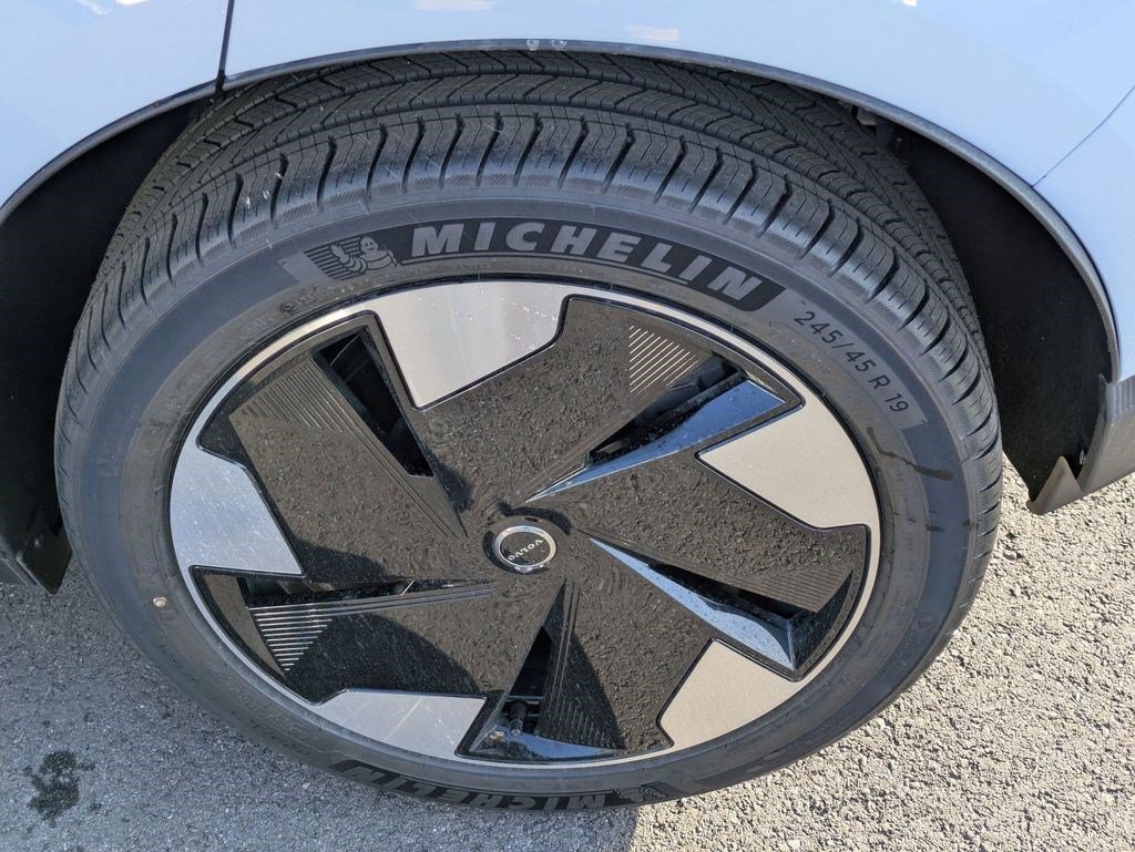 New 2026 Cloud Blue Volvo Plus image 18