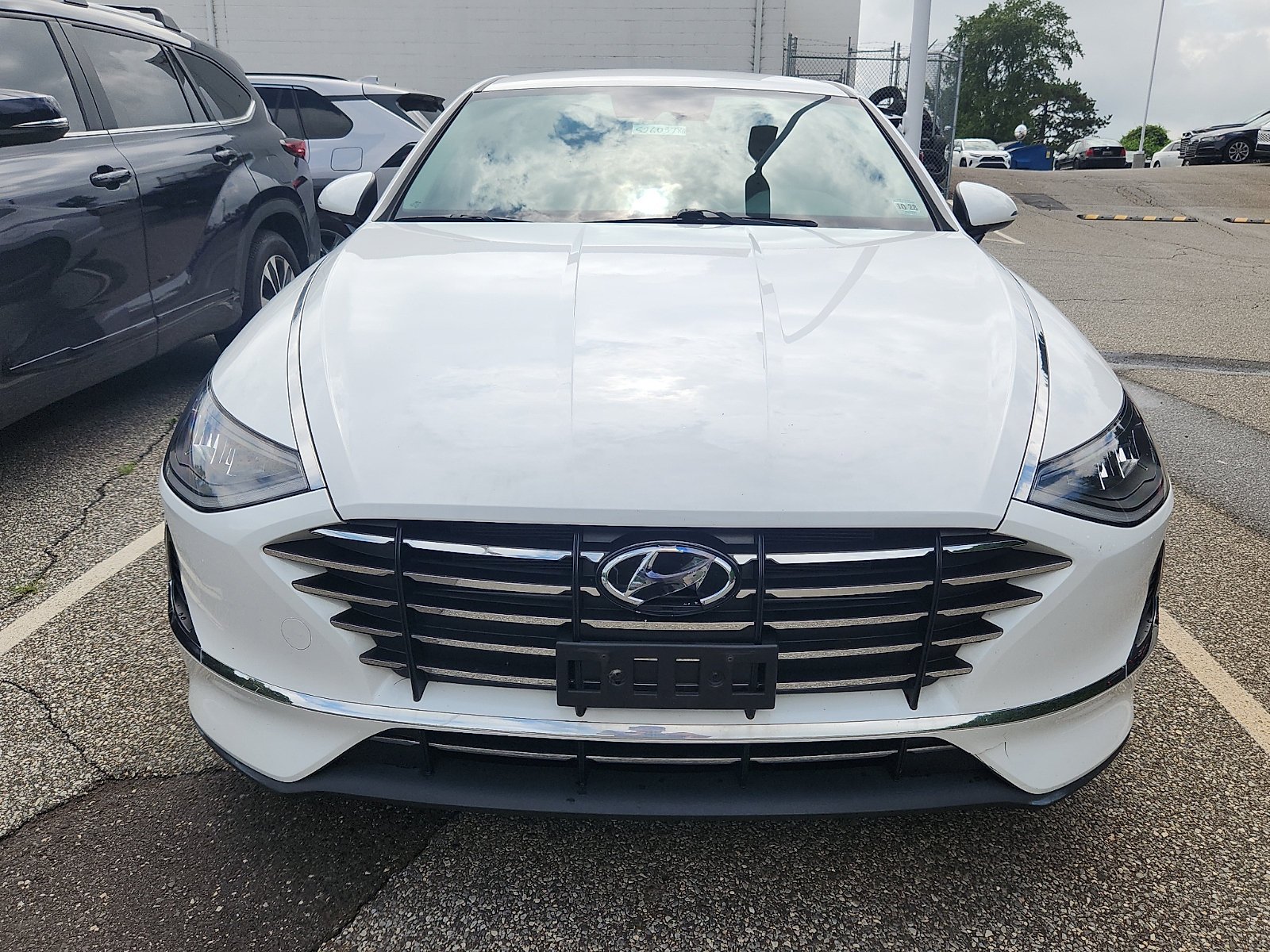 Used 2023 Serenity White Hyundai SE image 1