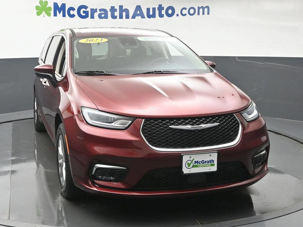 Used 2023 Red Chrysler Touring L image 5