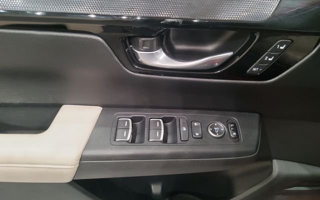 Used 2024 Red Honda EX-L image 33