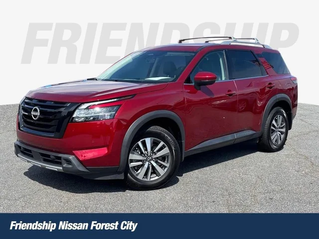2024 Nissan Pathfinder SL