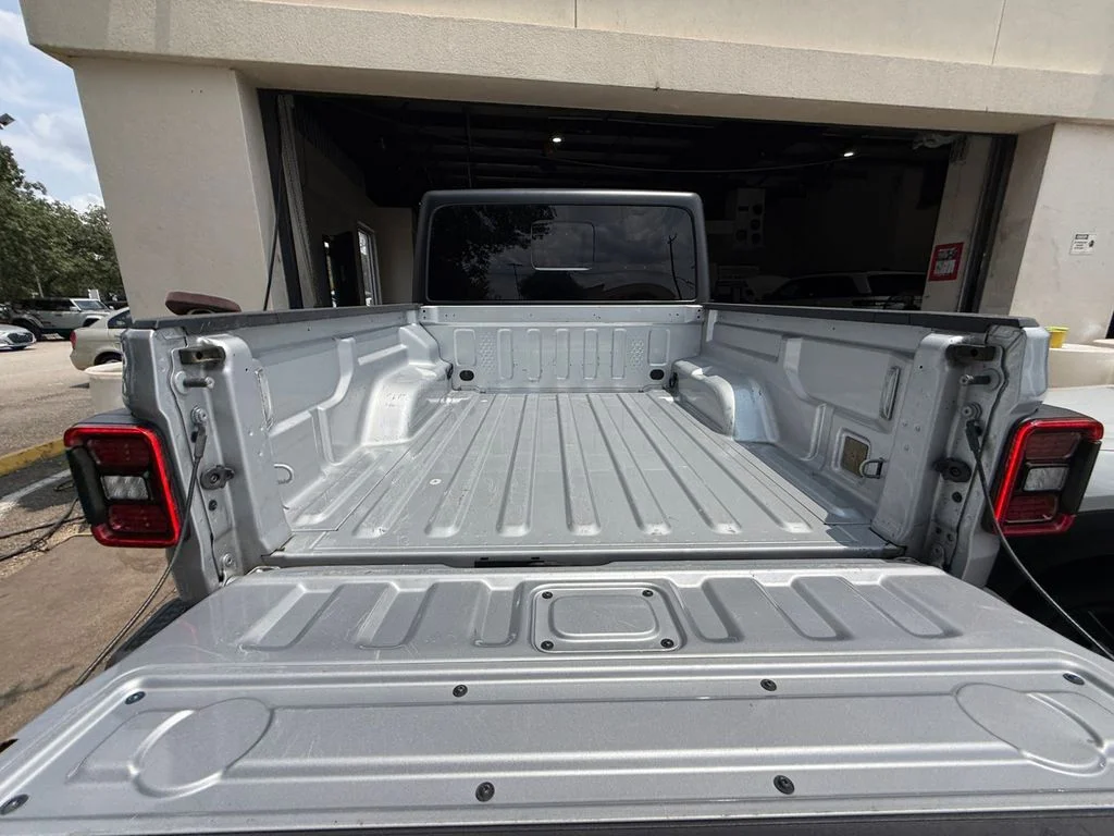 Used 2023 Silver Jeep Mojave image 19