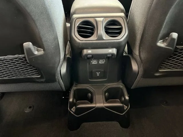 Used 2025 Anvil Clearcoat Jeep Rubicon image 40