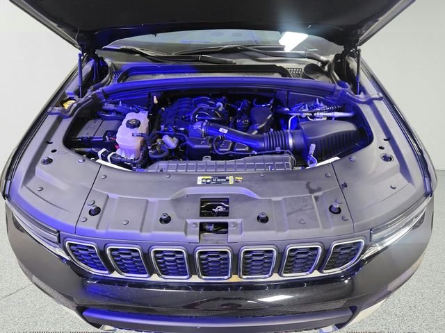 Used 2025 Black Jeep Laredo image 23