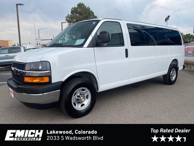 2025 Chevrolet Express Passenger 1LT