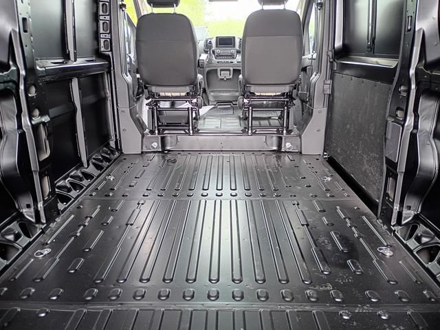 New 2026 Black Clear-Coat Exterior Paint RAM High Roof image 16