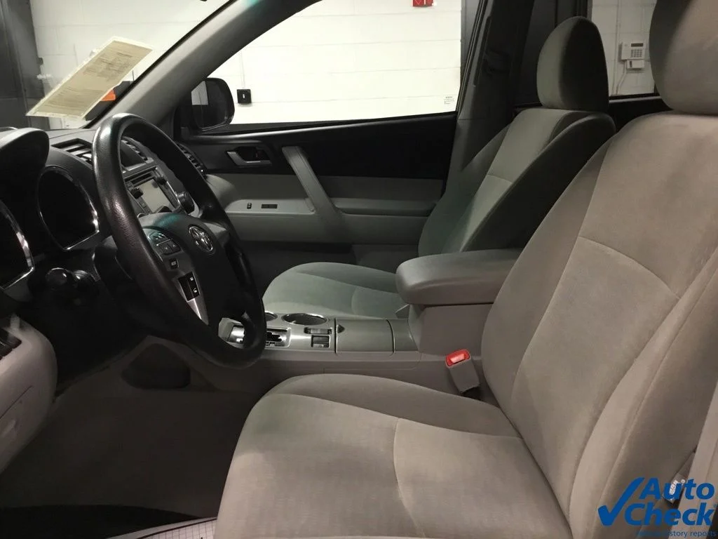Used 2013 Black Toyota Base Plus V6 image 23