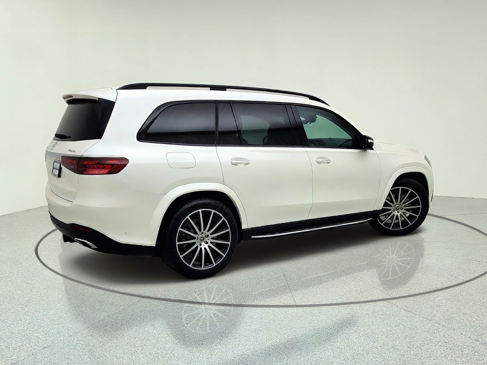 Certified Used 2024 MANUFAKTUR Diamond White Metallic Mercedes-Benz GLS 580 image 8
