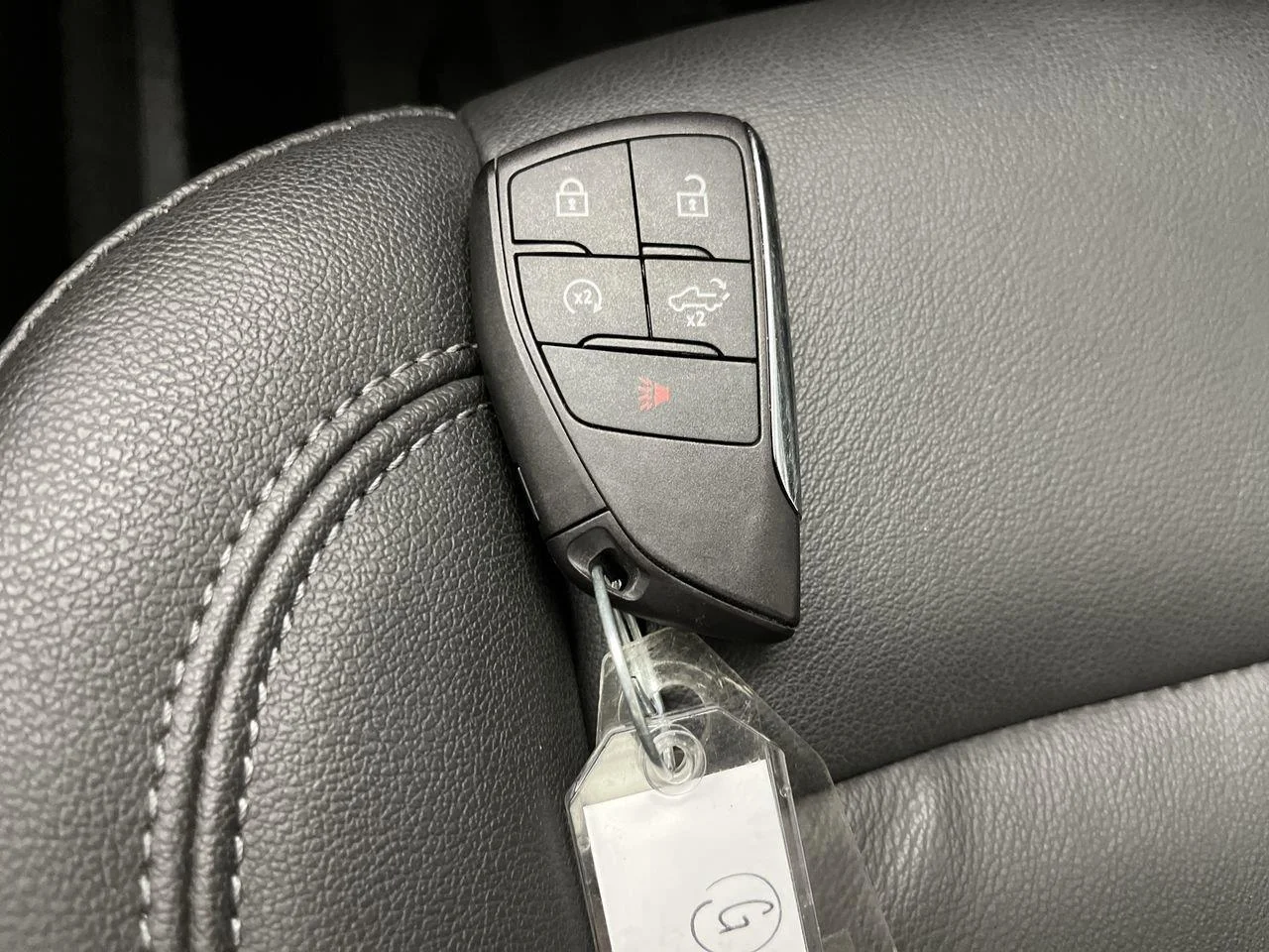 Used 2025 Sterling Metallic GMC Elevation image 32