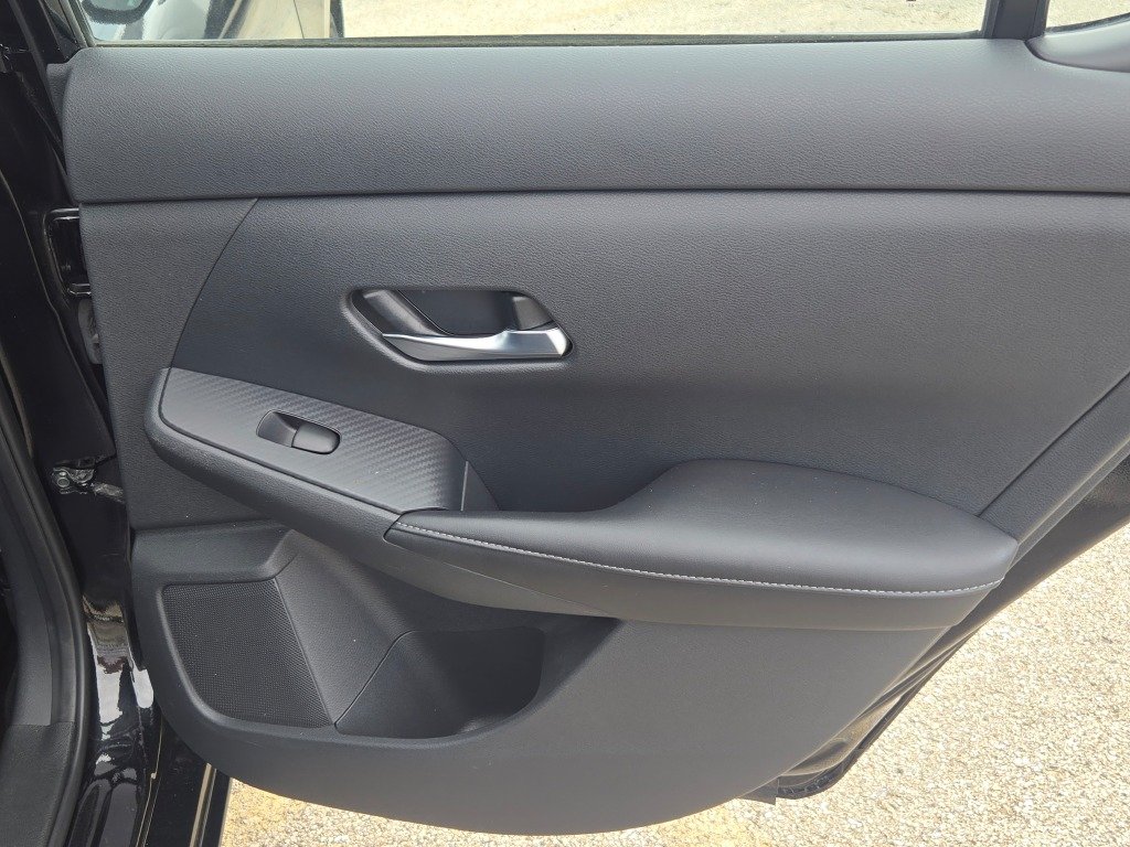 Used 2023 Black Nissan SV image 9
