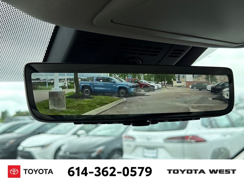 New 2026 Wind Chill Pearl Toyota Platinum image 24
