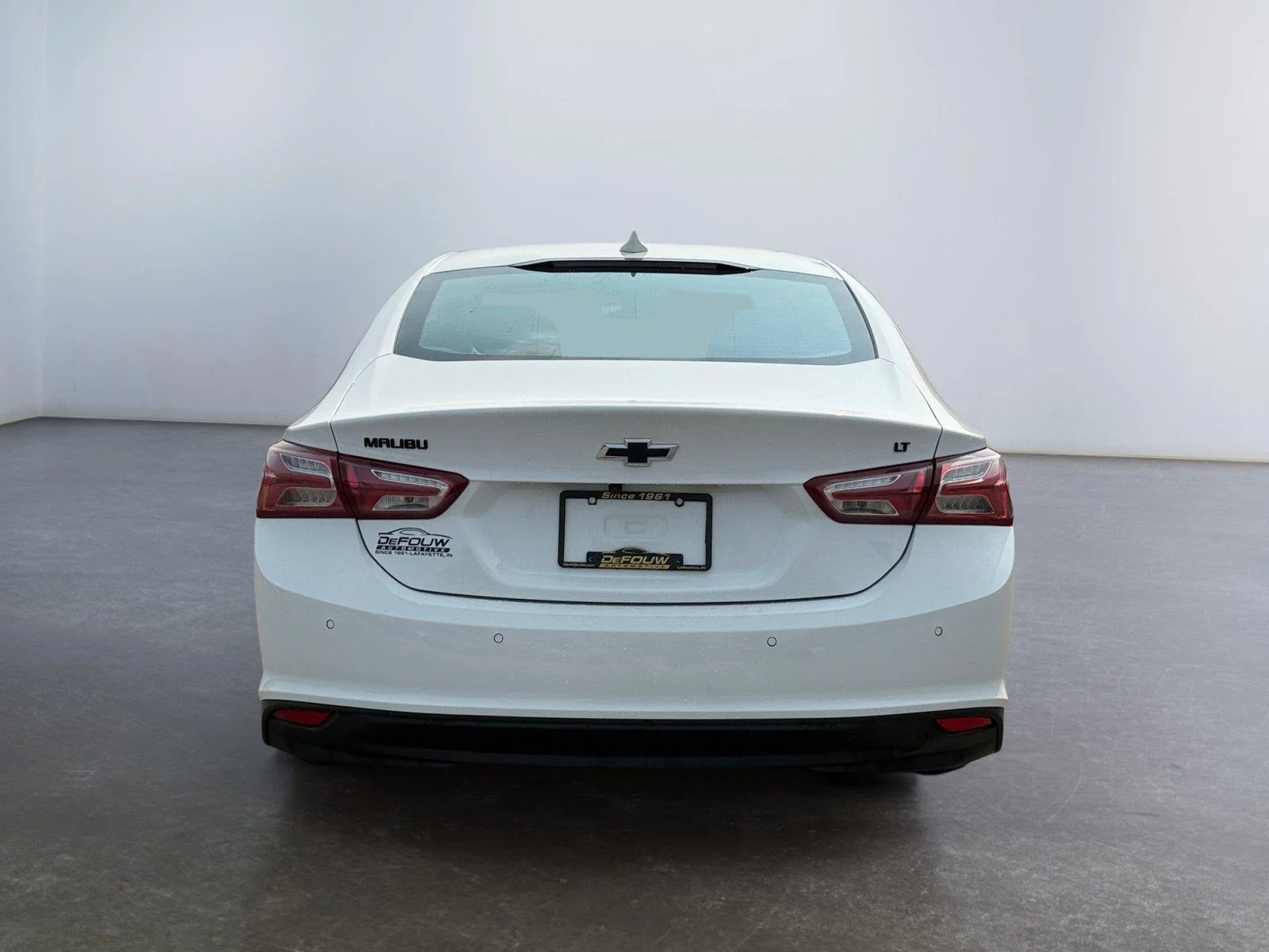 Used 2024 Summit White Chevrolet 1LT image 4