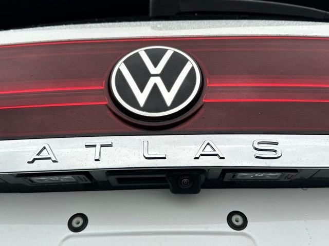 New 2026 Opal White Pearl Volkswagen 2.0T SE w/Technology image 16