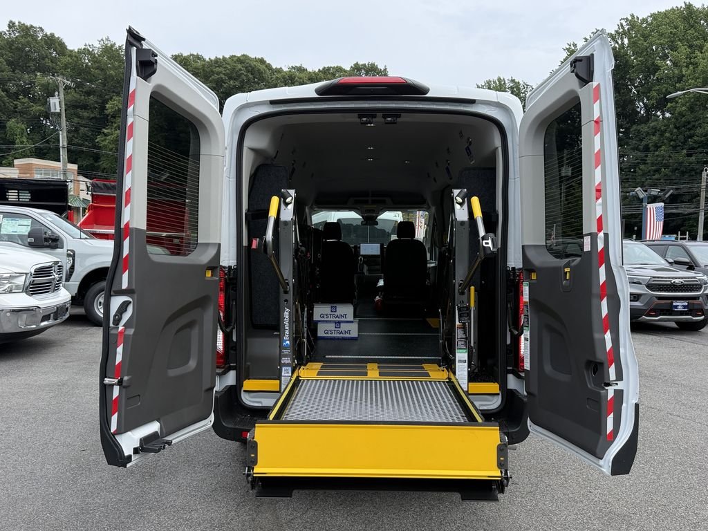 New 2026 Oxford White Ford Passenger Van XL image 9