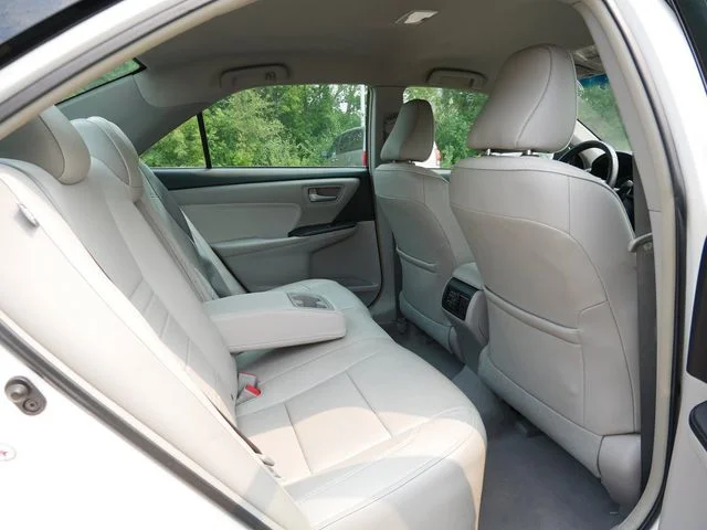 Used 2015 Blizzard Pearl Toyota XLE image 10