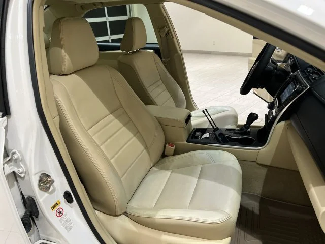2017 Toyota Camry XLE - Photo 24