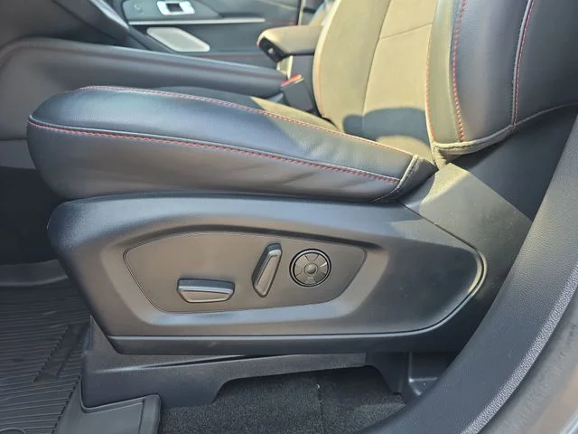 Used 2025 Blue Ford ST image 31