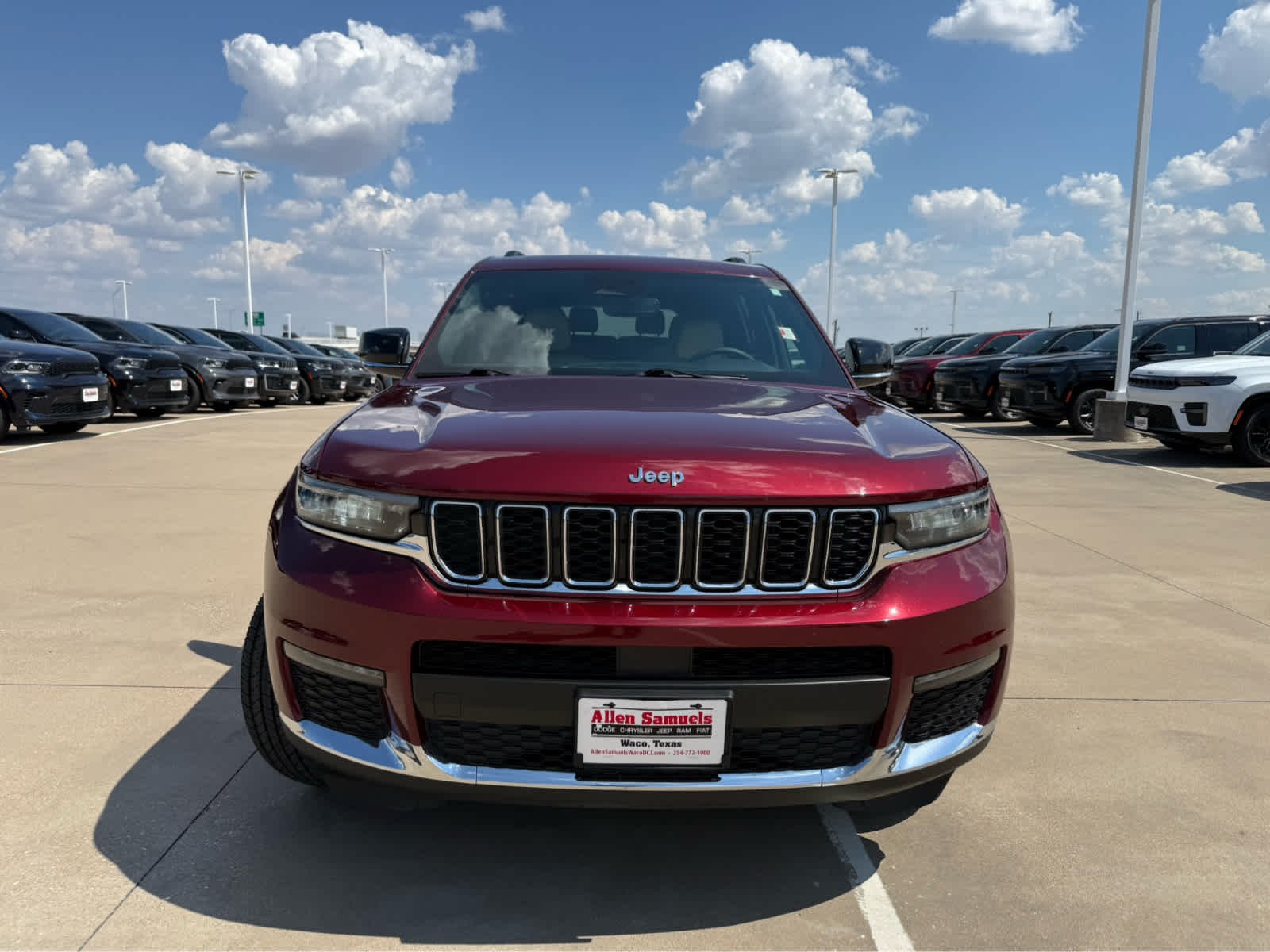 Used 2024 Velvet Red Pearlcoat Jeep Limited image 3