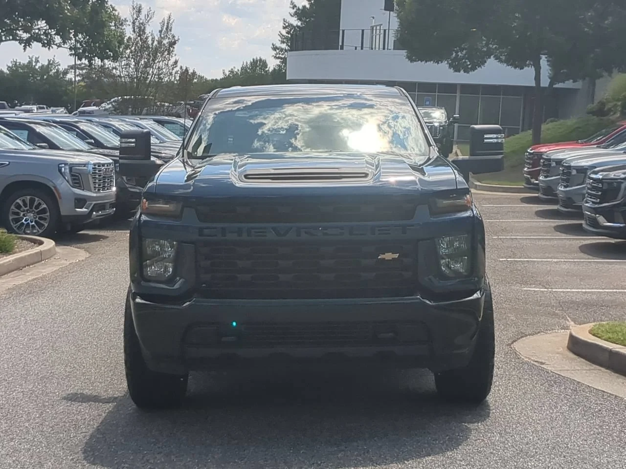 Used 2022 Northsky Blue Metallic Chevrolet Custom image 3