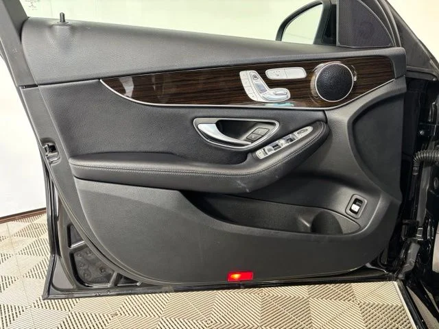 Used 2018  Mercedes-Benz C 300 image 10