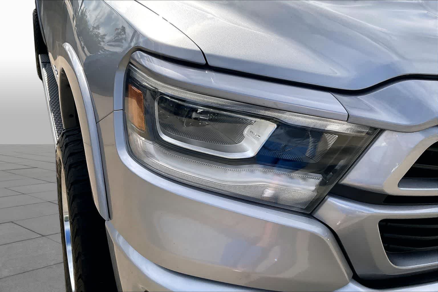 Used 2022 Billet Silver Metallic Clearcoat Ram Laramie image 27