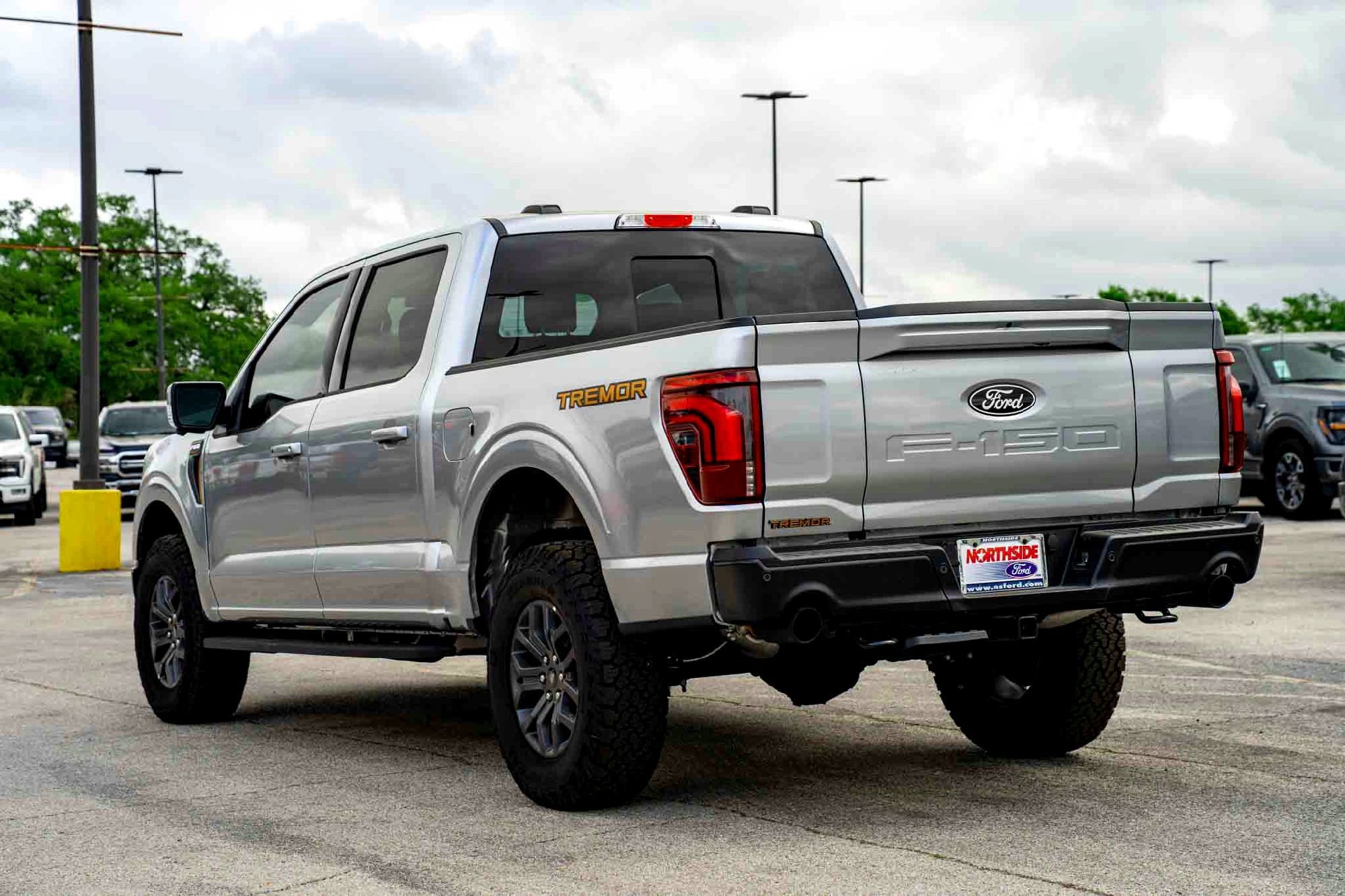 New 2025 Iconic Silver Metallic Ford Tremor image 5